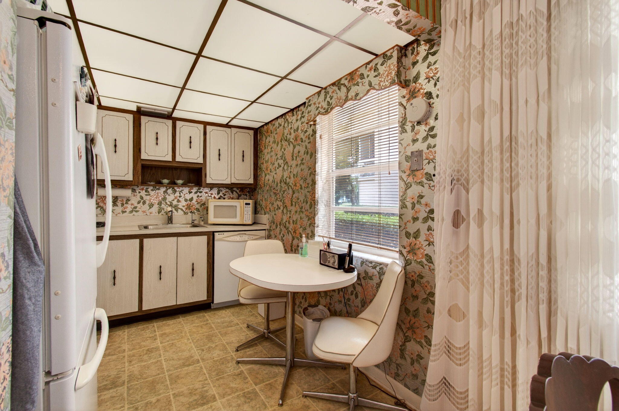 KINGS POINT CAPRI CONDOS - Residential