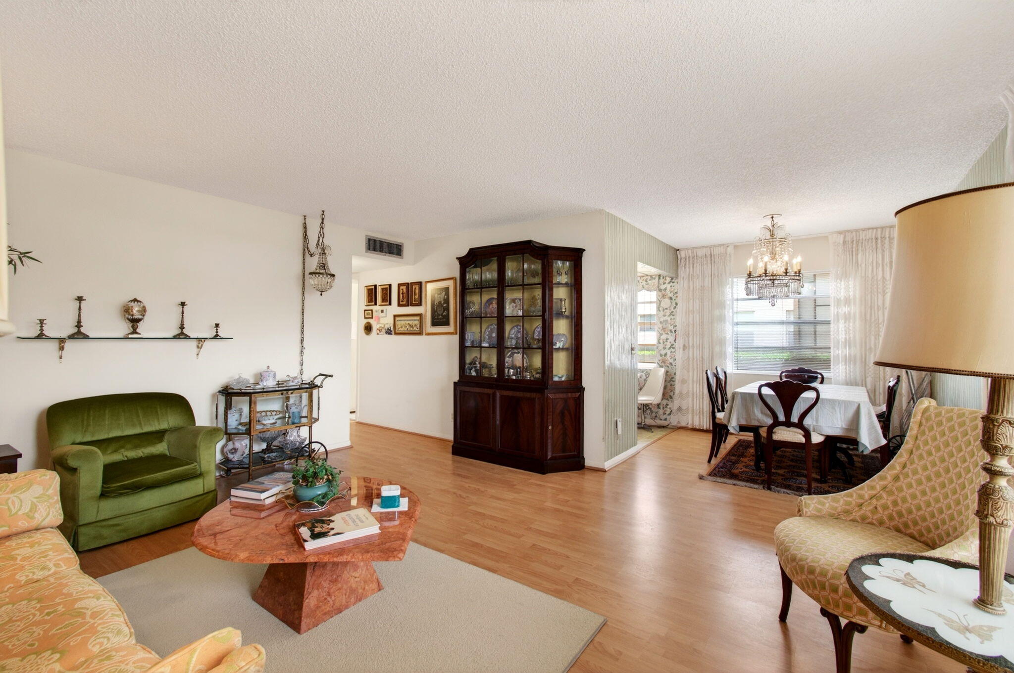 KINGS POINT CAPRI CONDOS - Residential