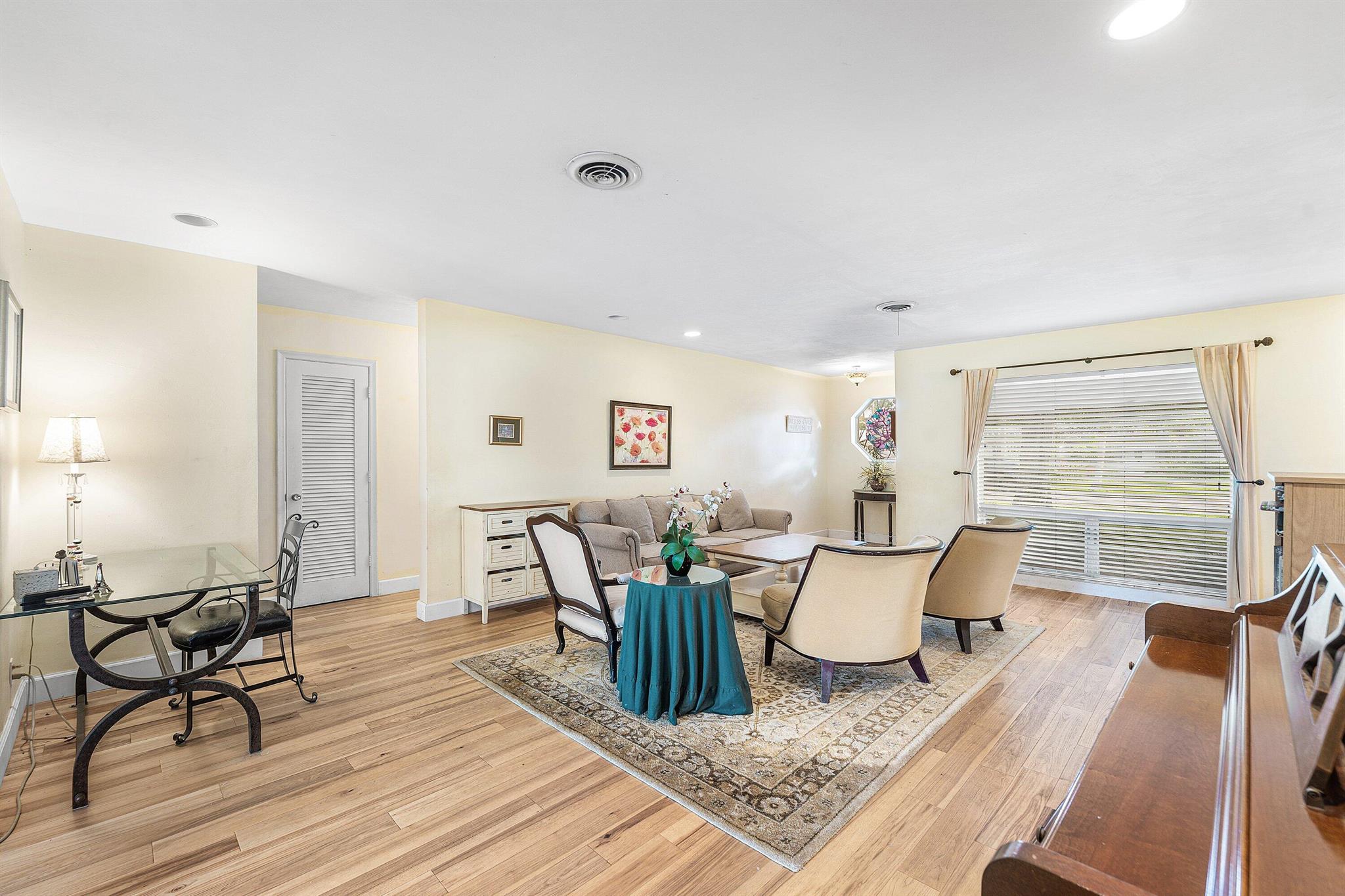 ROYAL OAK HILLS 1ST SEC - Residential