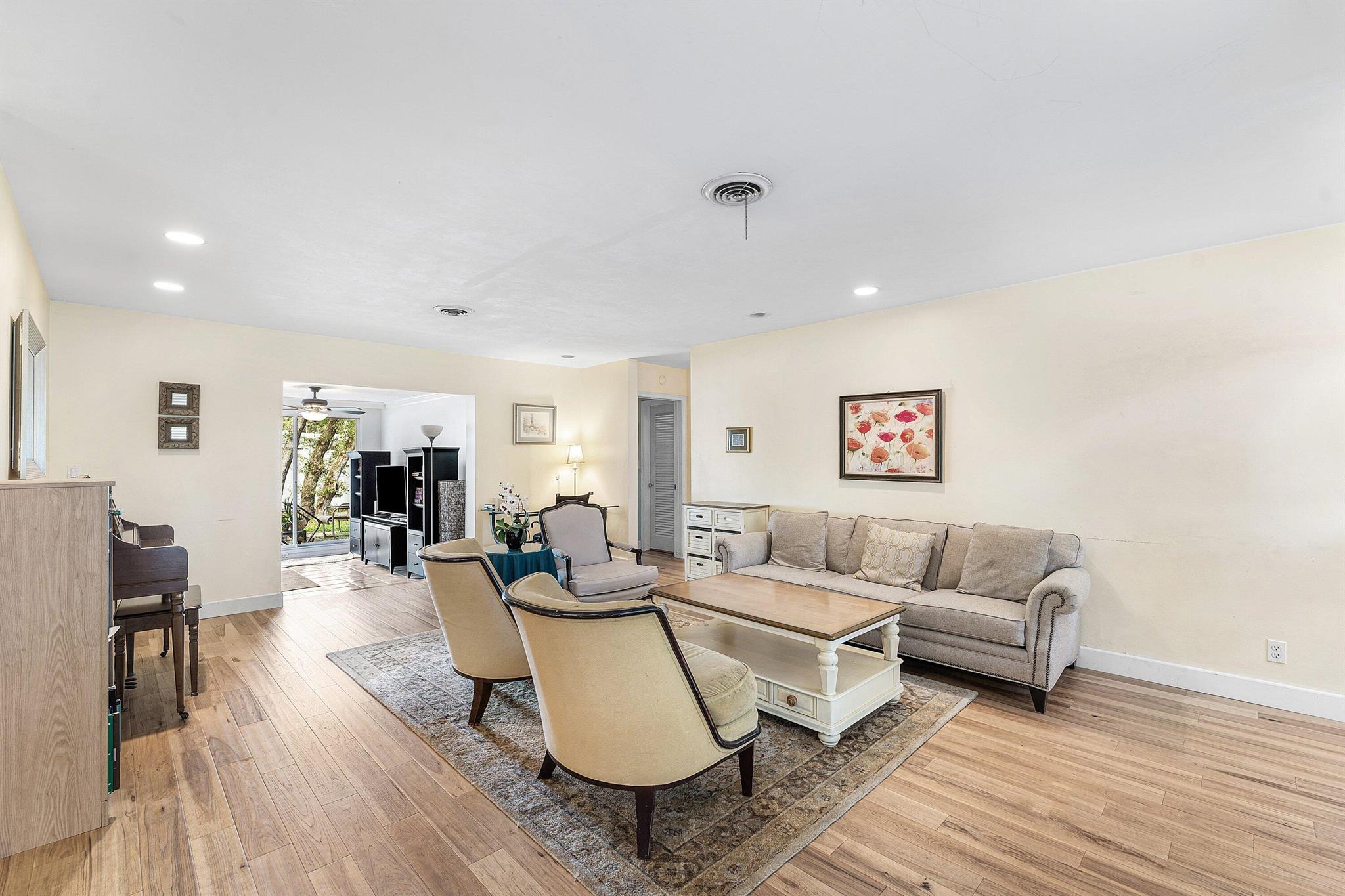 ROYAL OAK HILLS 1ST SEC - Residential