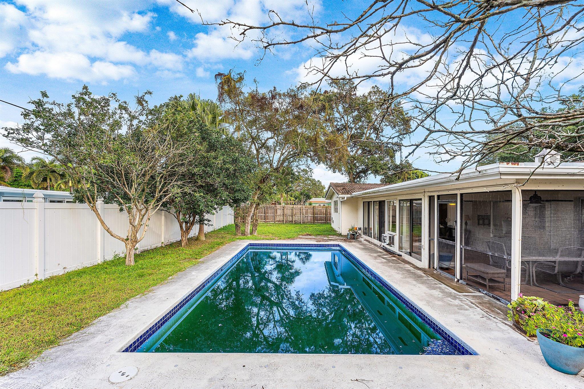 ROYAL OAK HILLS 1ST SEC - Residential