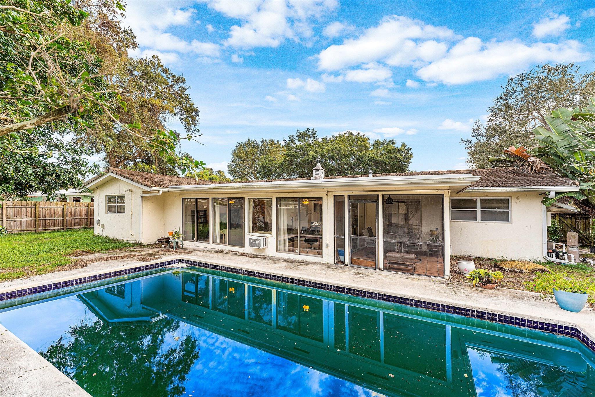 ROYAL OAK HILLS 1ST SEC - Residential