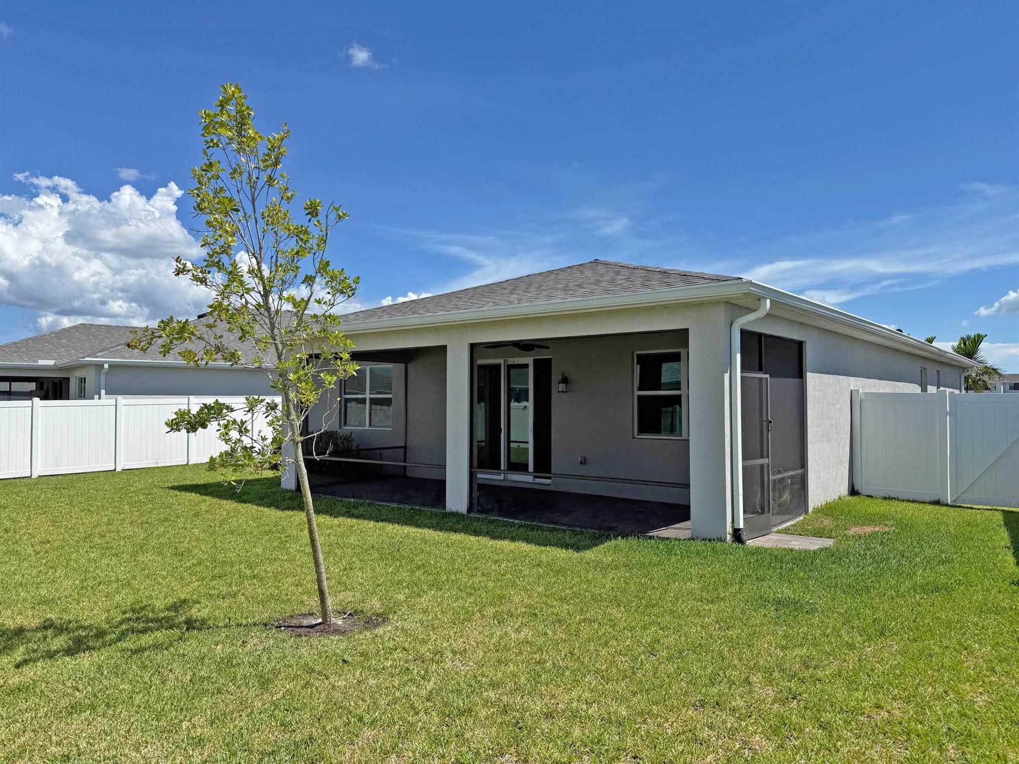 Port St Lucie, Florida 34987, United States, 4 Bedrooms Bedrooms, ,2 BathroomsBathrooms,Residential,Pending,209528