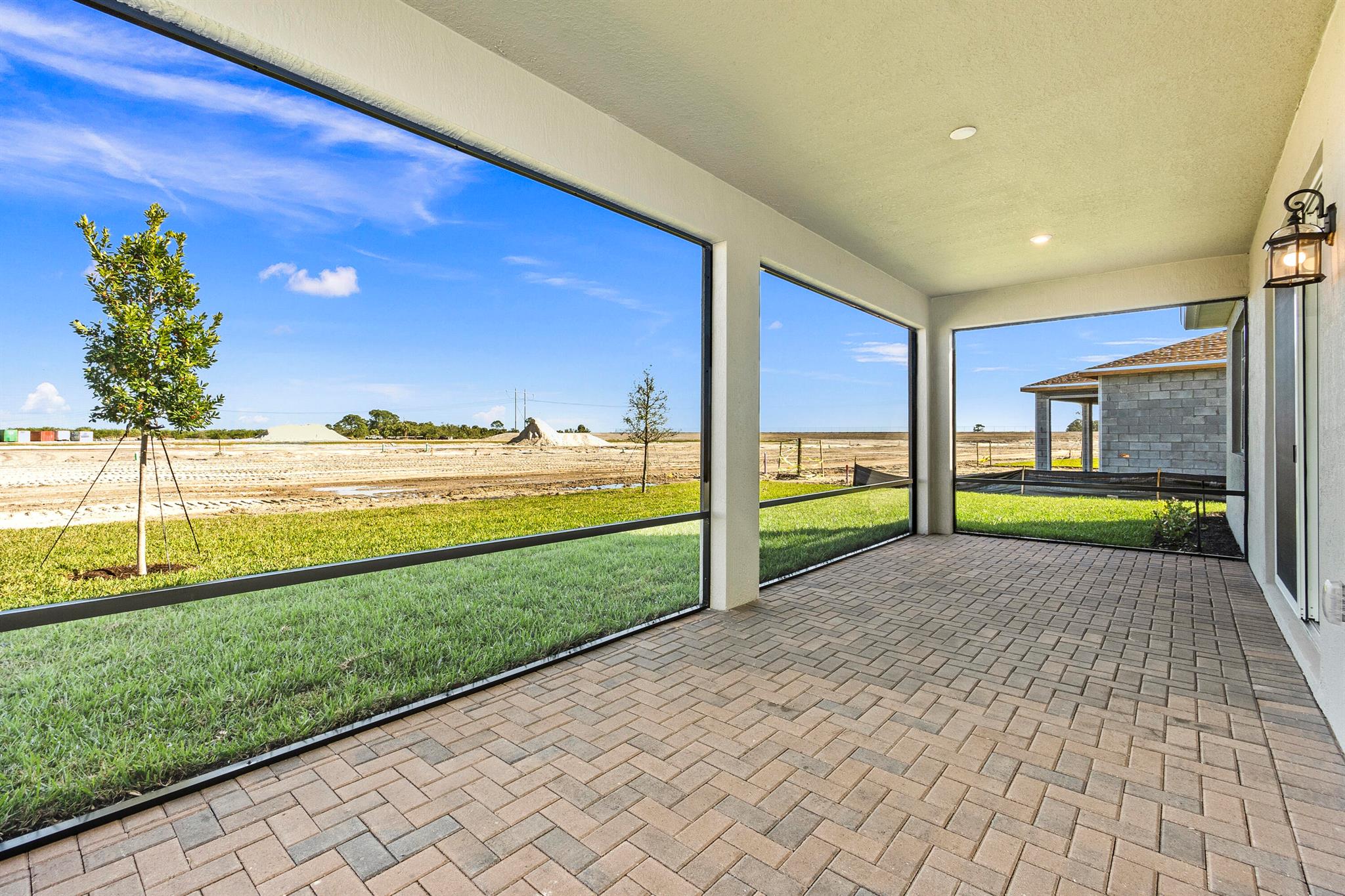 Port St Lucie, Florida 34987, United States, 4 Bedrooms Bedrooms, ,2 BathroomsBathrooms,Residential,Pending,209528