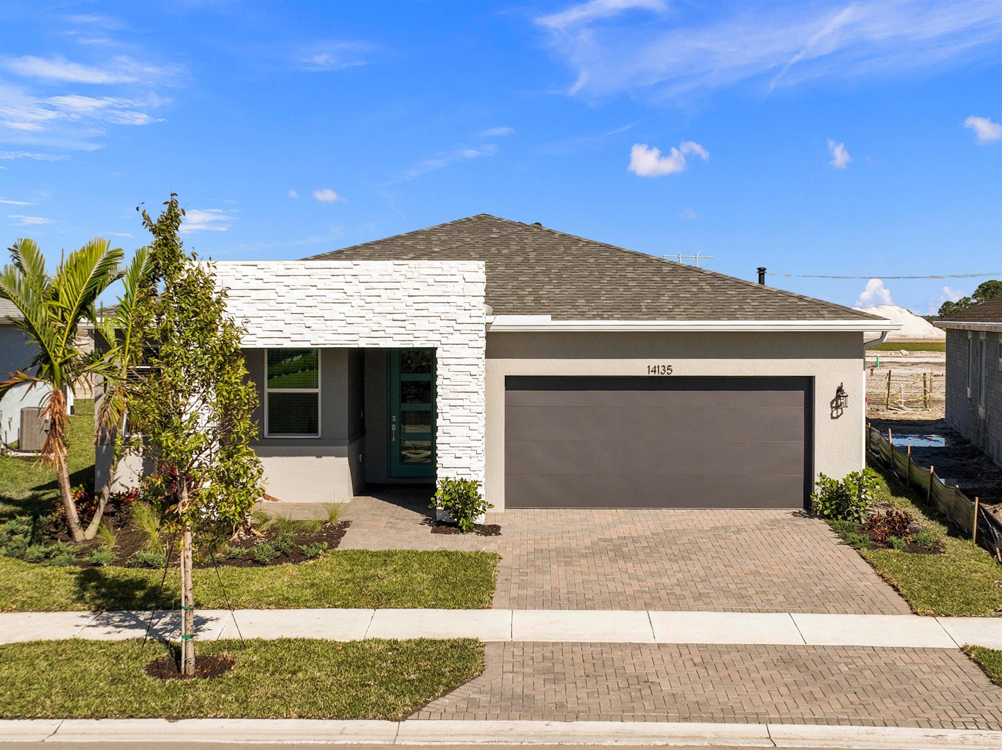 Port St Lucie, Florida 34987, United States, 4 Bedrooms Bedrooms, ,2 BathroomsBathrooms,Residential,Pending,209528