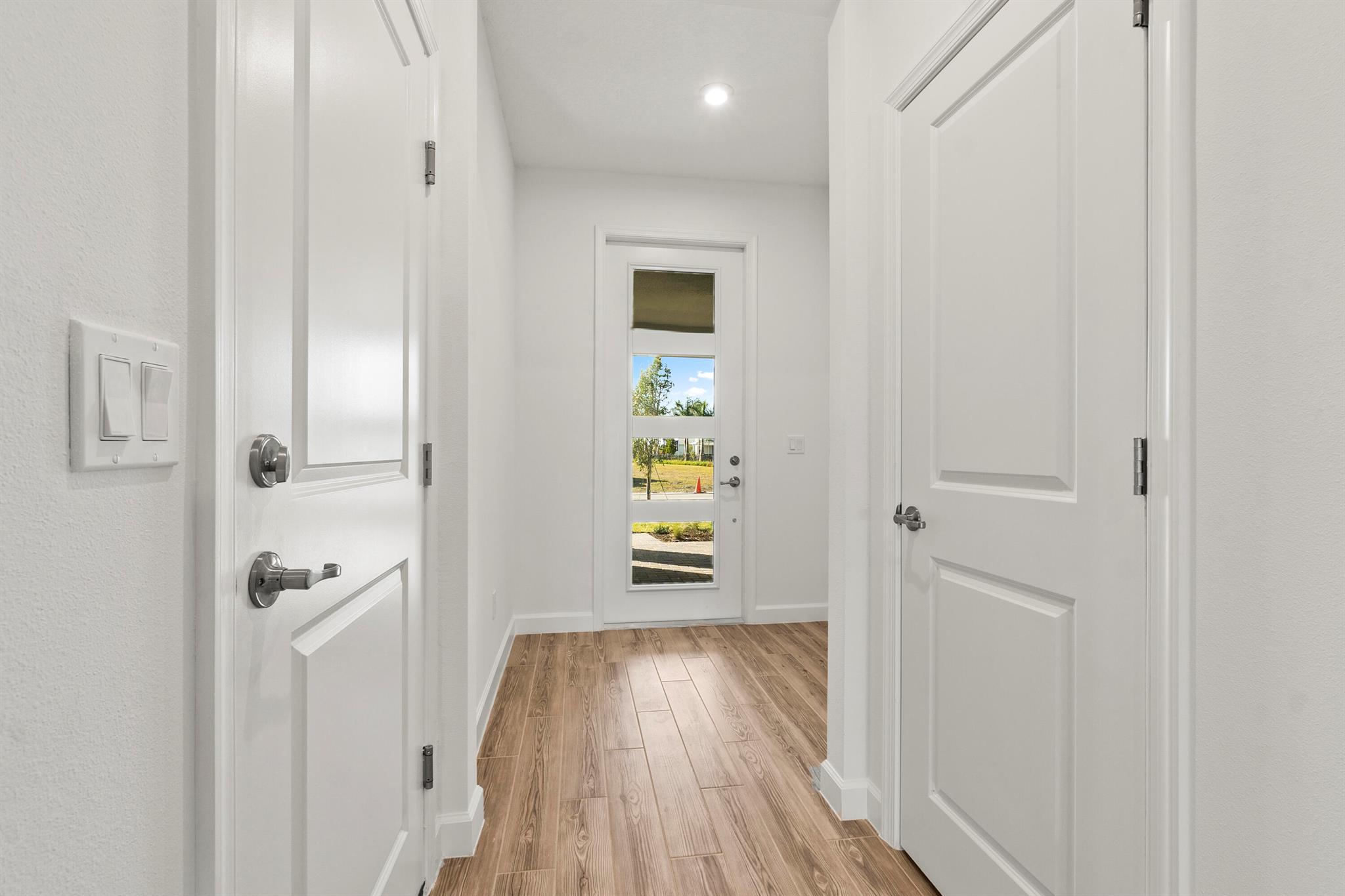 Port St Lucie, Florida 34987, United States, 4 Bedrooms Bedrooms, ,2 BathroomsBathrooms,Residential,Pending,209528