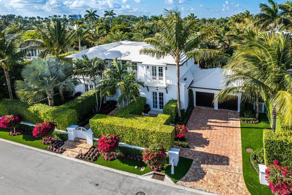 Beautiful British Colonial home on the Near town North End ready for you to call home now. This open floor plan sun-drenched home invites you with soaring ceilings throughout and an entry overlooking the pool and gardens. The first-floor bed, living room, and kitchen are all open to beautiful courtyards. Upstairs by elevator or stairs, each bedroom is complete with an en-suite bath, walk-in closet, and balcony. This beautiful home is a short walk to the Beach Club, a bike ride to town, and a walk to the most beautiful beaches on the Island.
