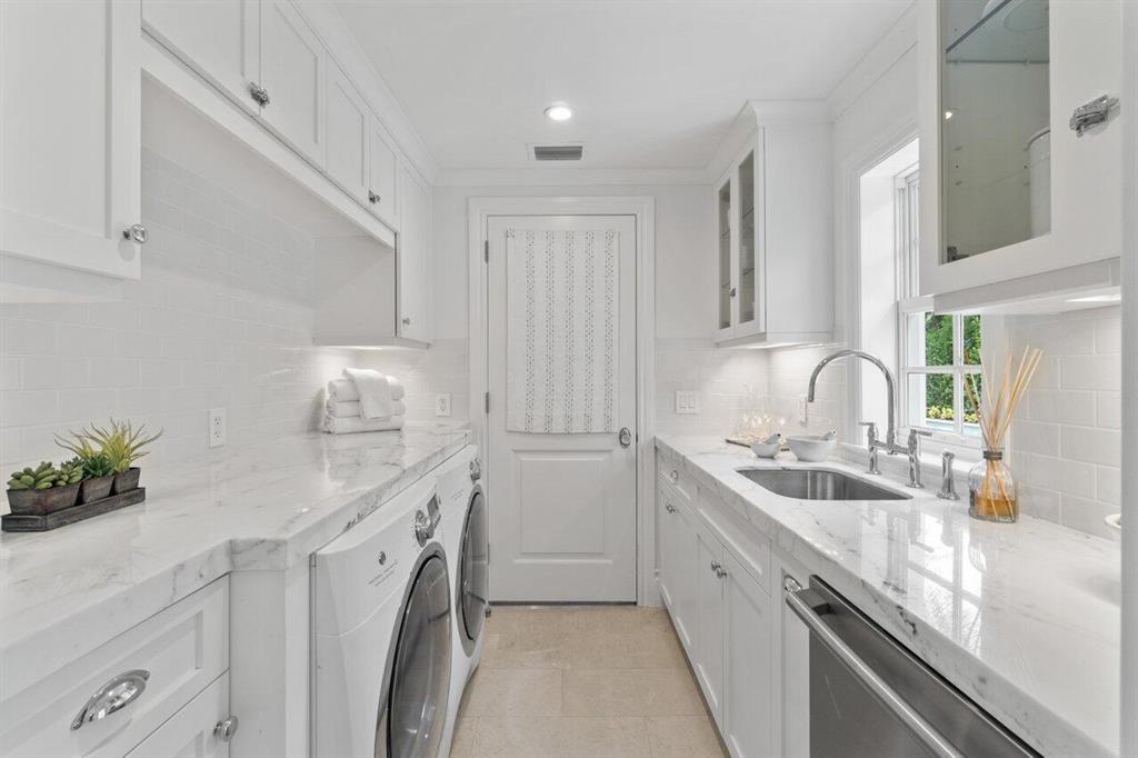 EAST SHORE - Residential