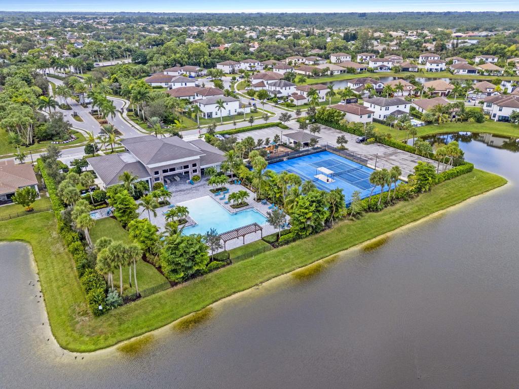 CRESTWOOD NORTH - Residential