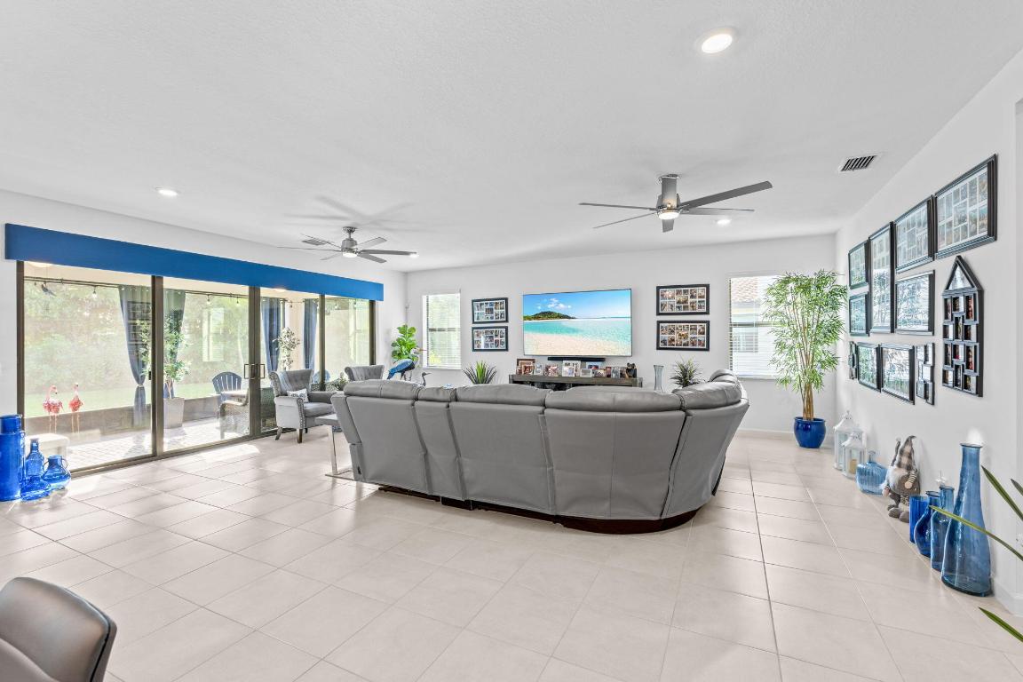 CRESTWOOD NORTH - Residential