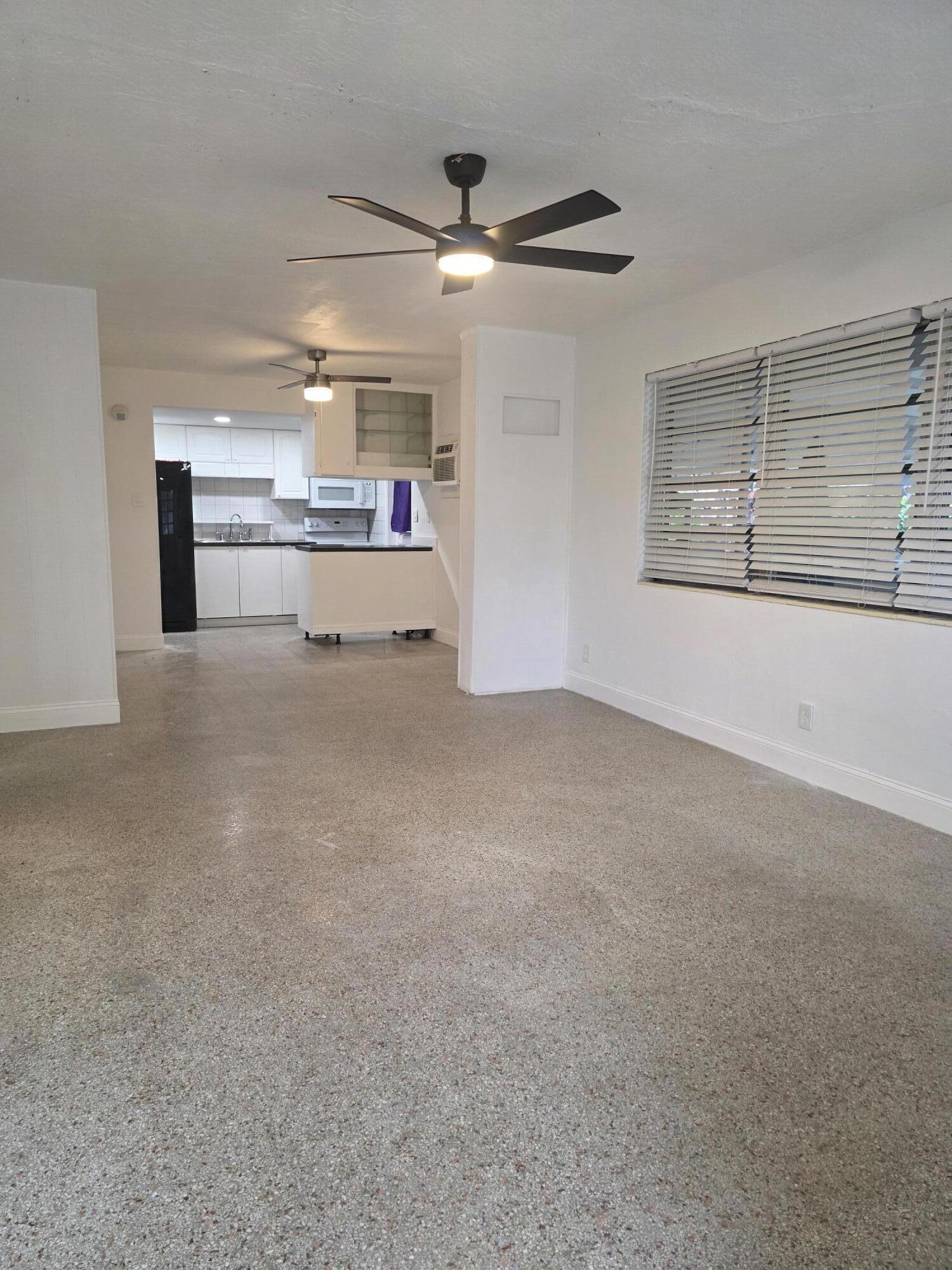 HALLANDALE PARK NO 3 - Residential Lease