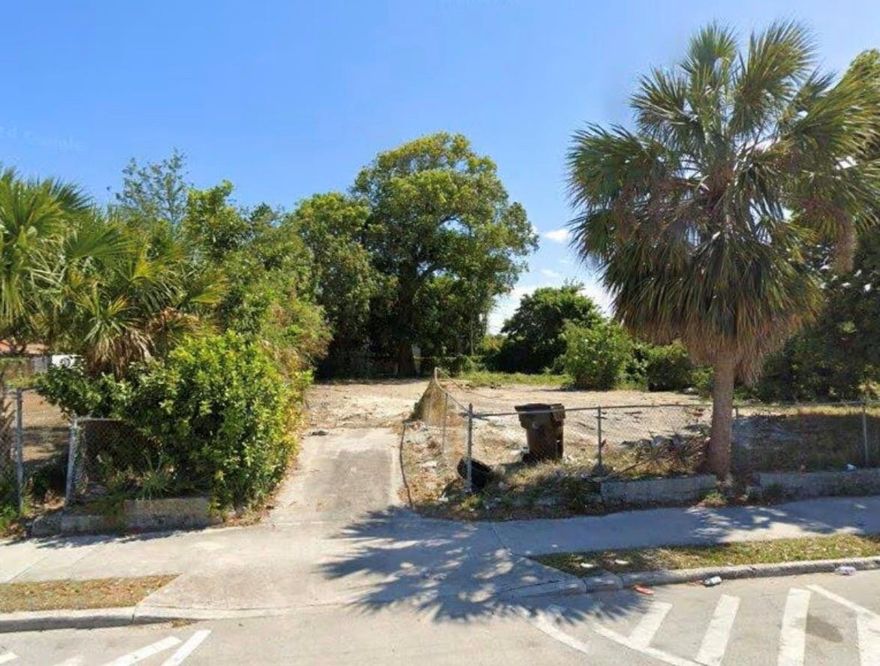 Don’t miss this rare PRIME development opportunity in West Palm Beach’s Northwest neighborhood! Zoned MF-14 and just minutes from Downtown, shops, dining, and transit. Potential to subdivide and build up to three single-family homes — buyer to verify with city approvals. A true investor’s dream in a rapidly growing area!