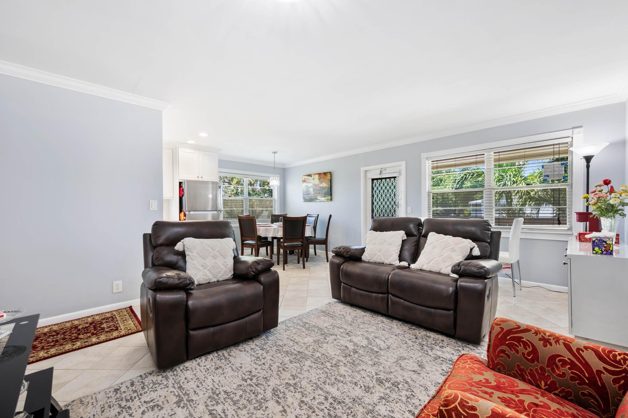 160 Westbury I 160