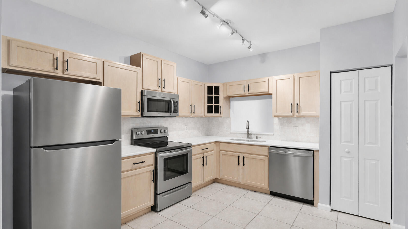 MIZNER POINTE OF BOCA VIA ANCHO - Residential
