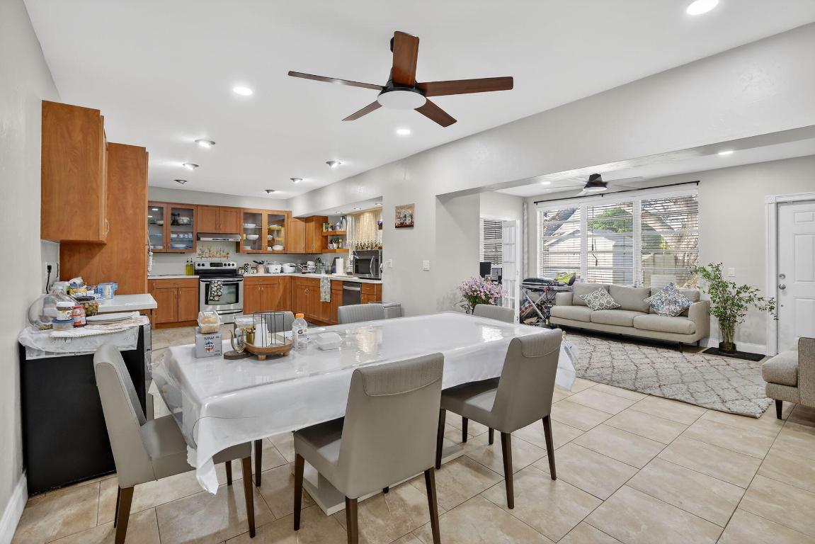 HOLLYWOOD HILLS AMEN PLAT - Residential