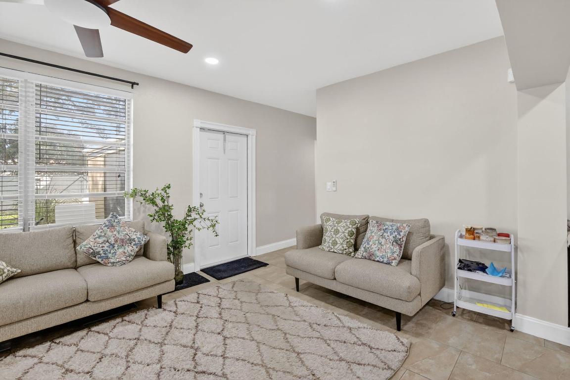 HOLLYWOOD HILLS AMEN PLAT - Residential