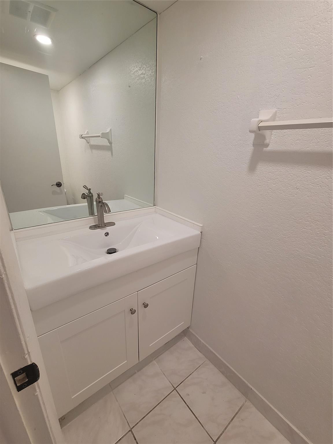 INTERNATIONAL VILLAGE - Residential Lease