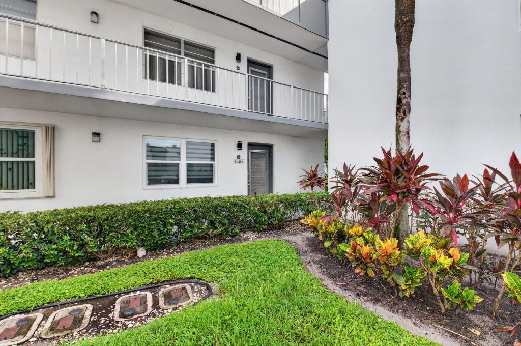Photo of 390 Normandy I, Delray Beach, FL 33484 (MLS # B26079657)