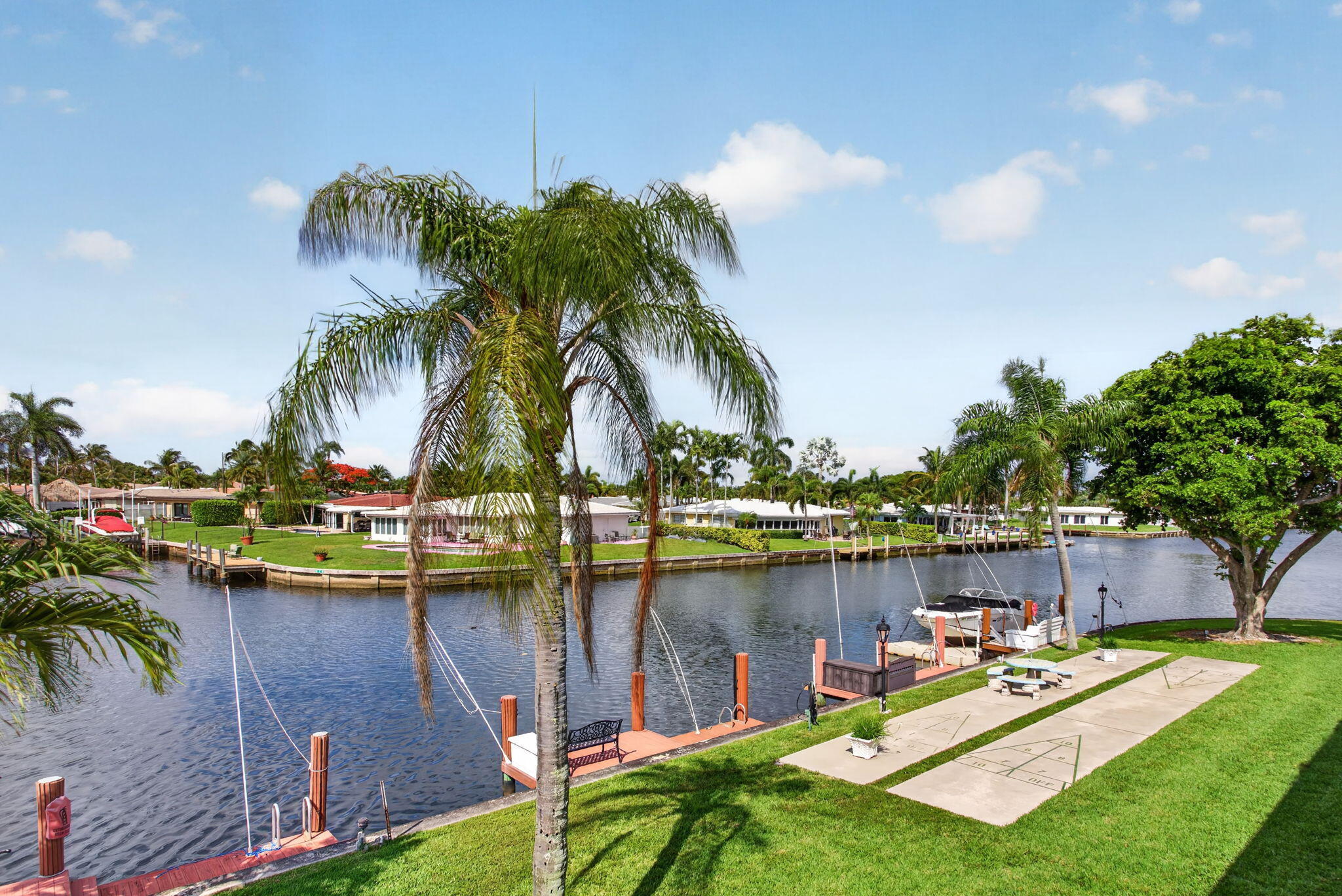 800 Pine Drive 13