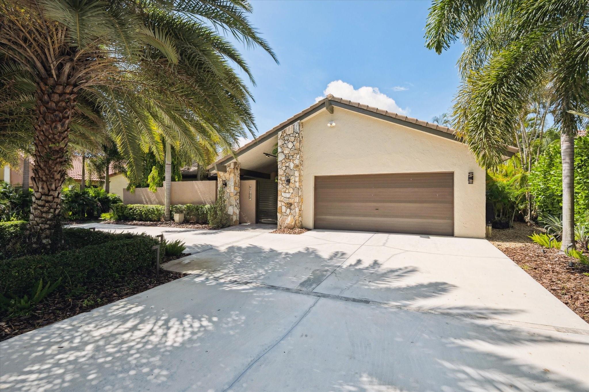 9700 NW 10th St
