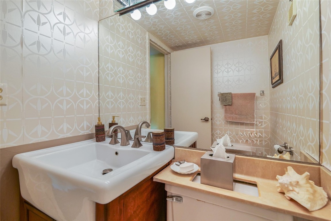 18th Hole - Residential