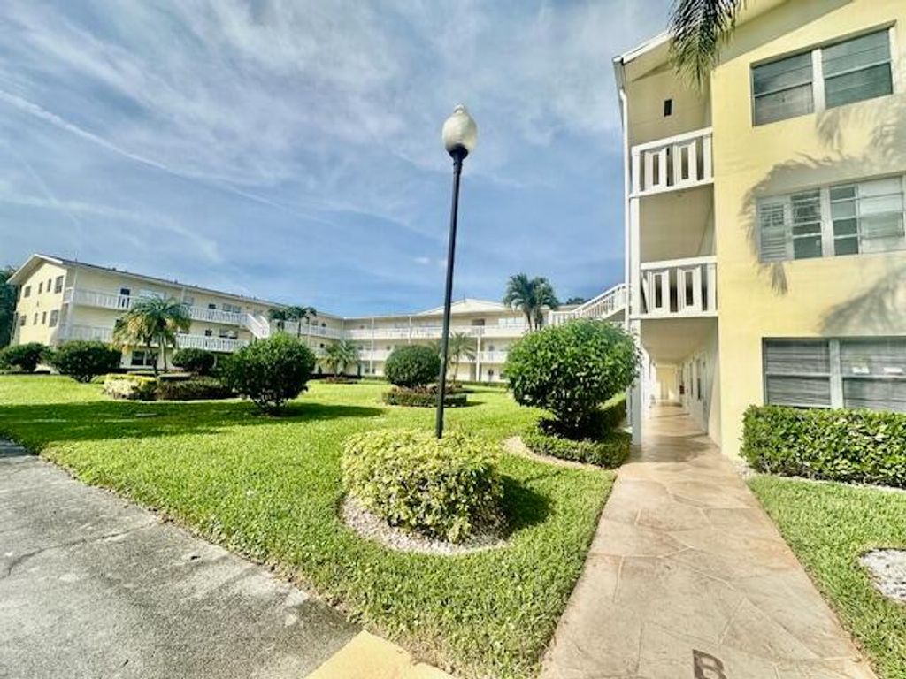 Photo of 69 Dorset B, Boca Raton, FL 33434 (MLS # R11145539)