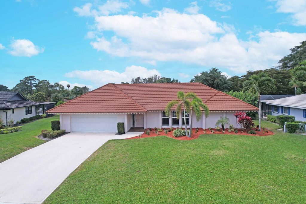 Photo of 4208 Hickory Drive, Palm Beach Gardens, FL 33418 (MLS # R10968740)