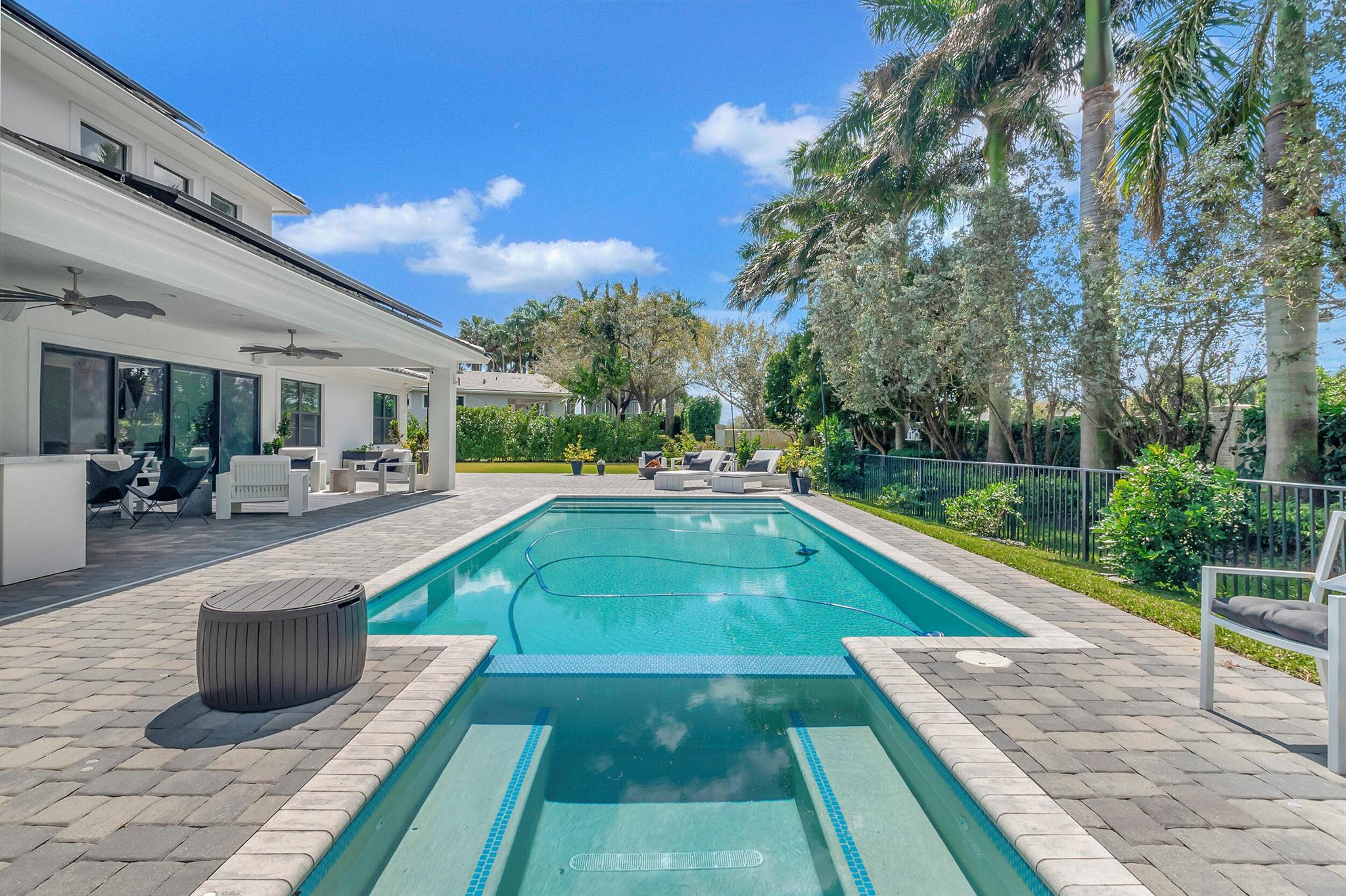 ROYAL PALM POLO - Residential