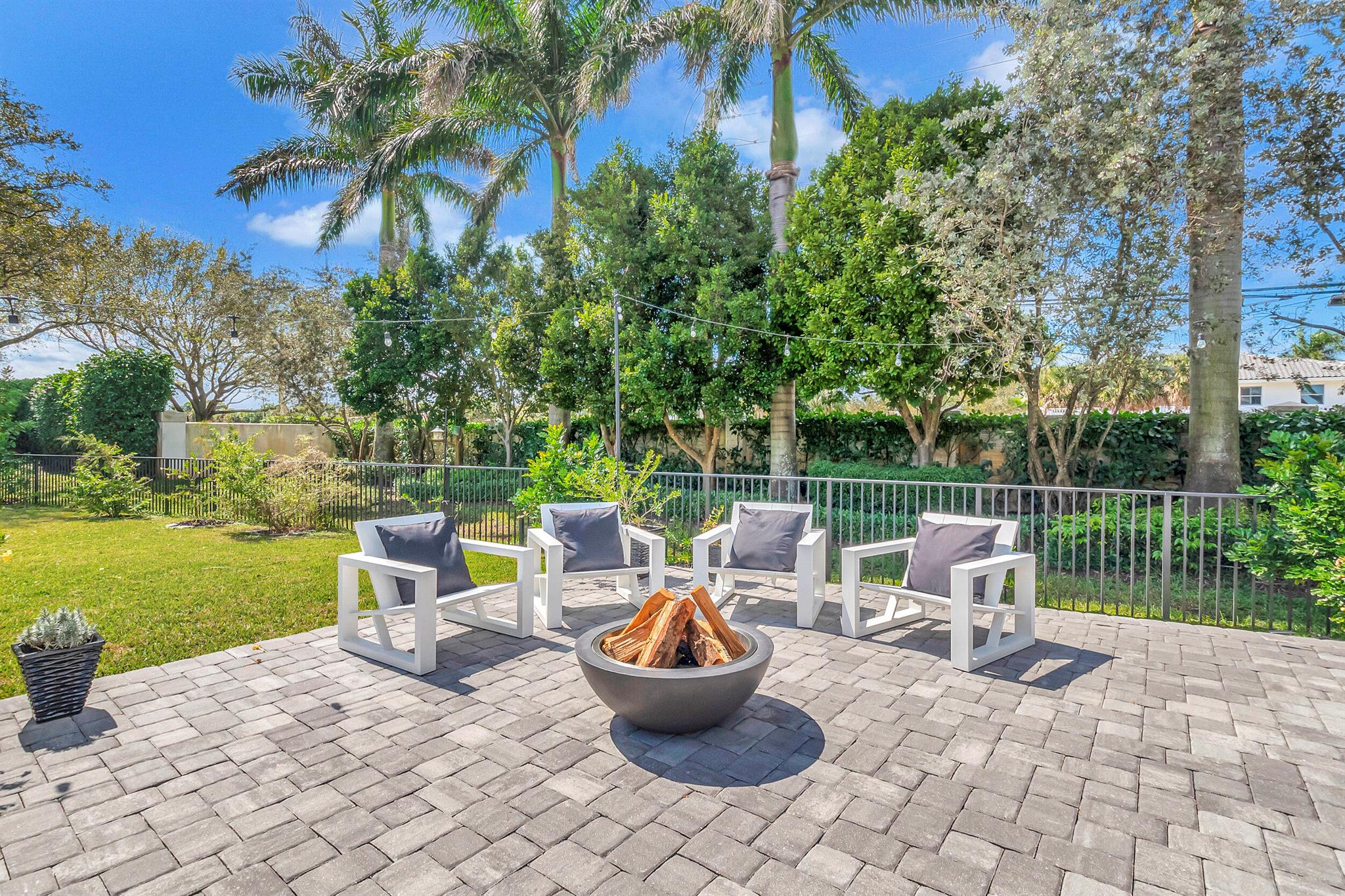 ROYAL PALM POLO - Residential