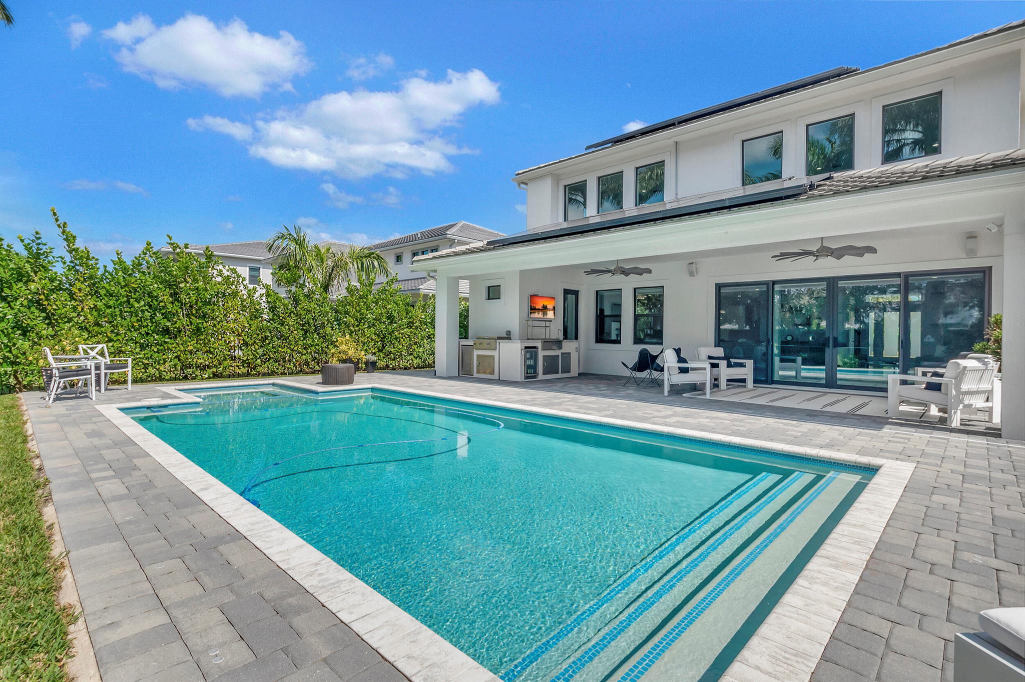 ROYAL PALM POLO - Residential