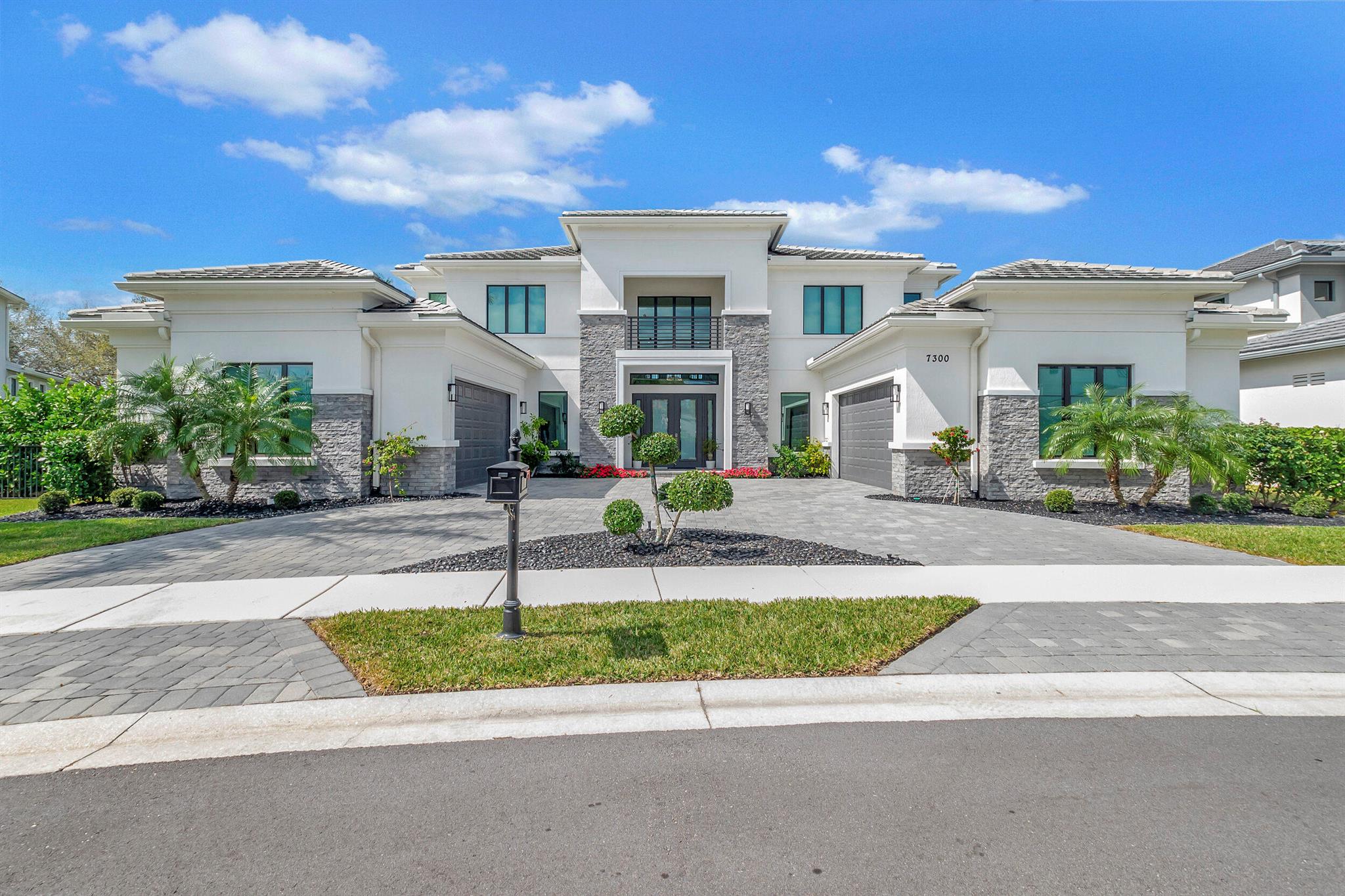 ROYAL PALM POLO - Residential
