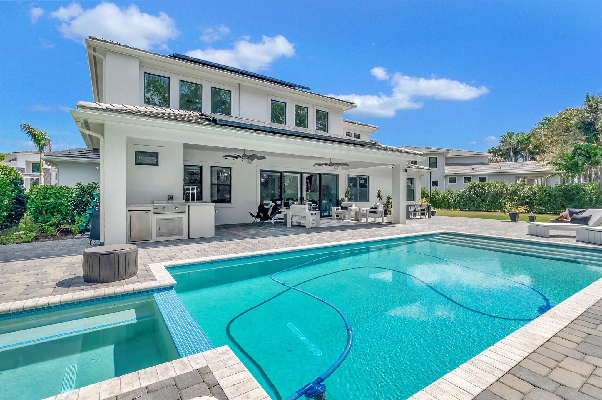 ROYAL PALM POLO - Residential