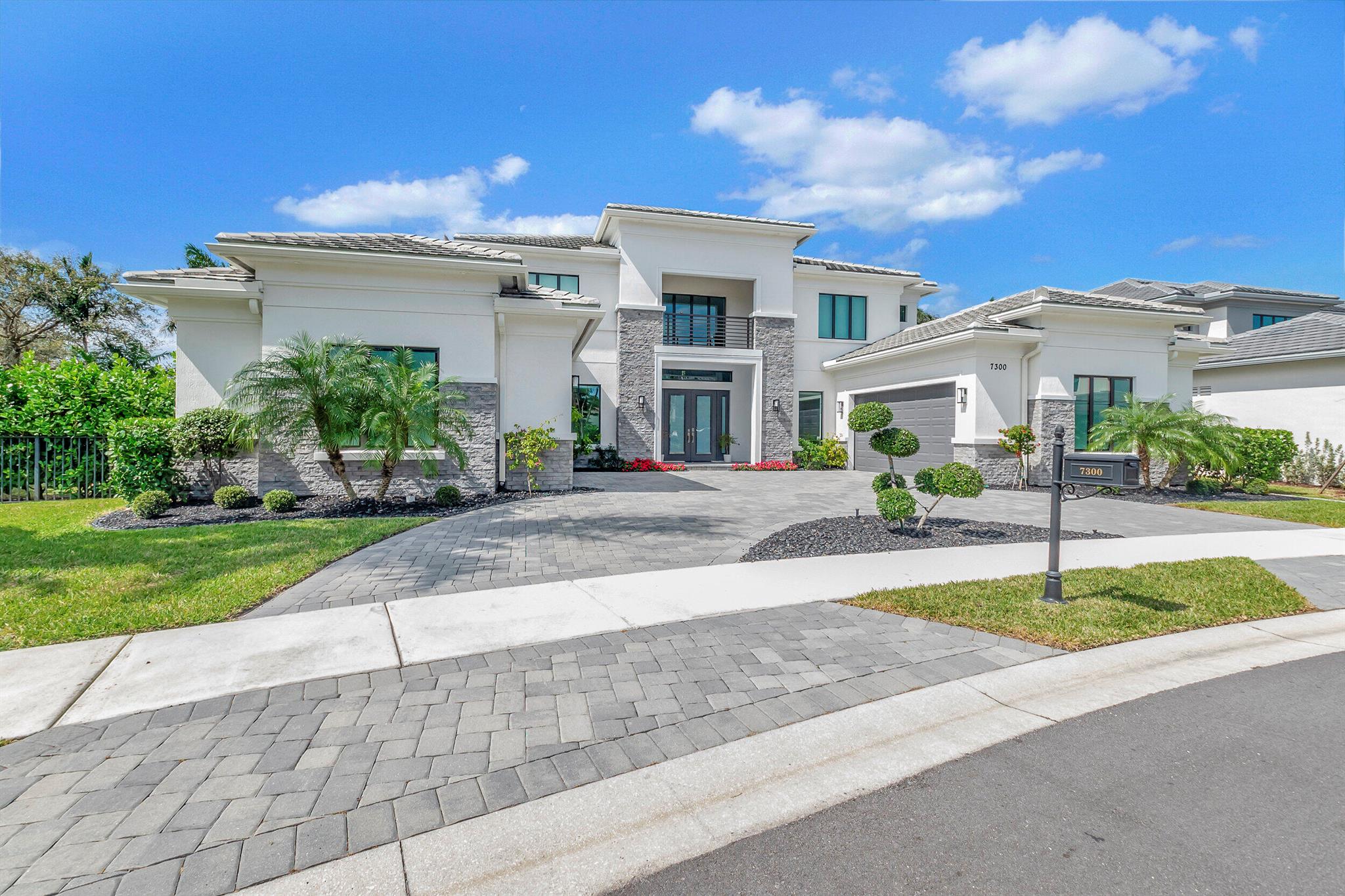 ROYAL PALM POLO - Residential