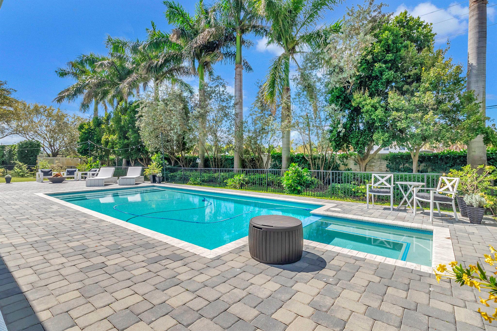 ROYAL PALM POLO - Residential