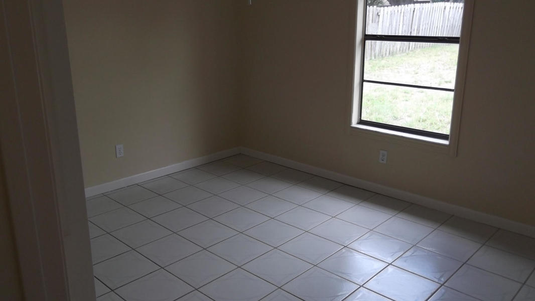 PORT ST LUCIE SECTION 18 - Residential Lease