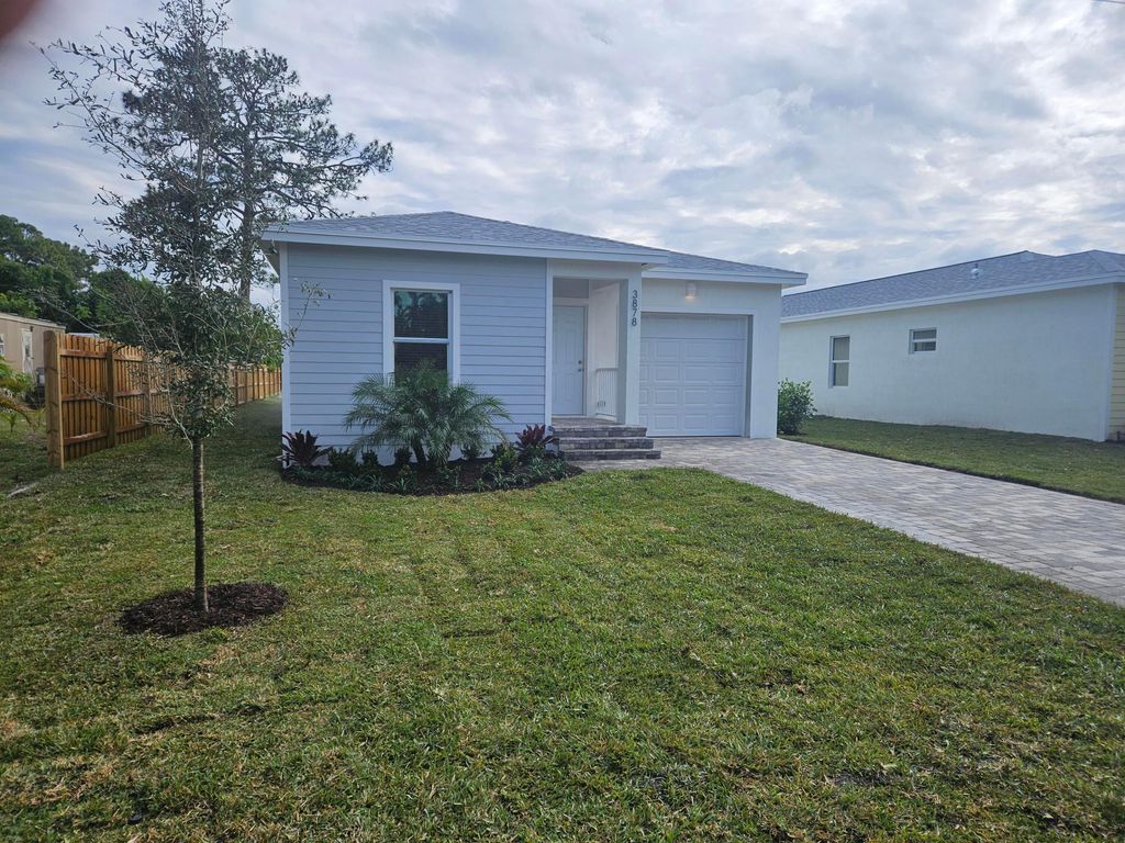 Photo of 3848 SE Grant Street, Stuart, FL 34997 (MLS # B26003851)