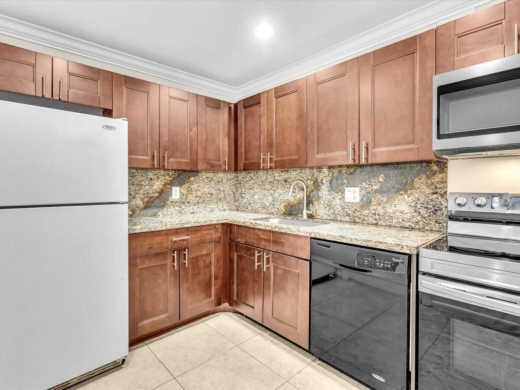 Photo of 614 NW 13th Street #27, Boca Raton, FL 33486 (MLS # R11085939)