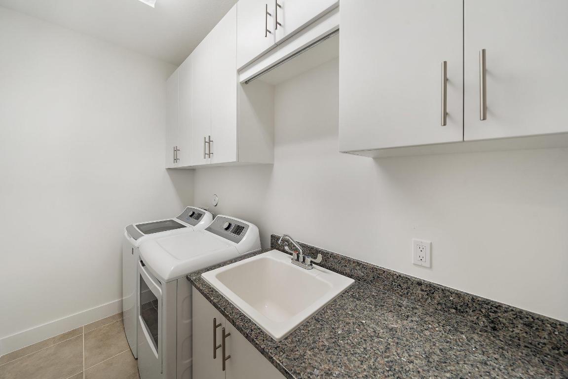 POINTE MIDTOWN - Residential Lease