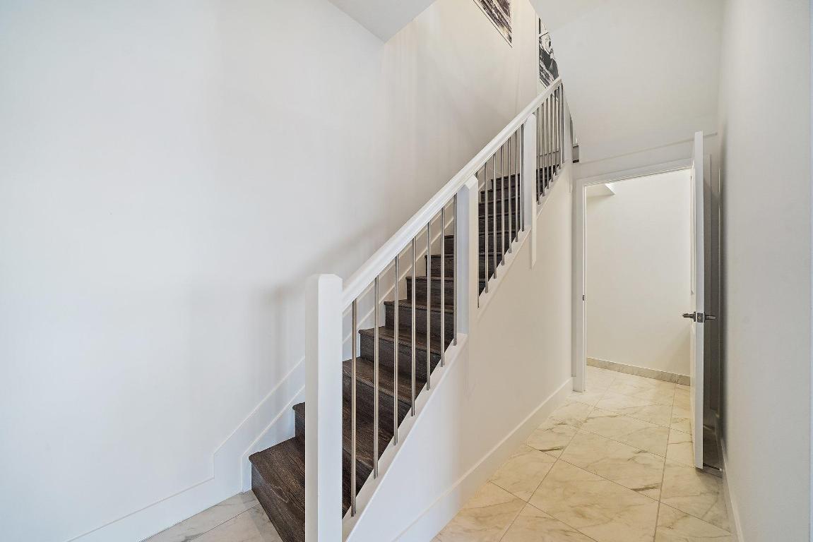 POINTE MIDTOWN - Residential Lease