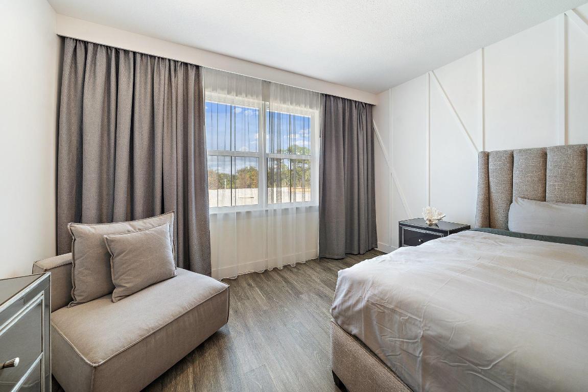 POINTE MIDTOWN - Residential Lease