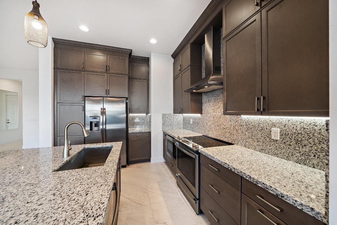 POINTE MIDTOWN - Residential Lease