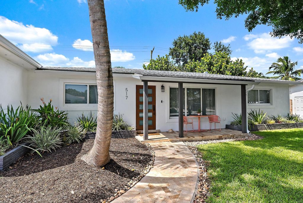 Photo of 517 Gulf Road, North Palm Beach, FL 33408 (MLS # B26011217)