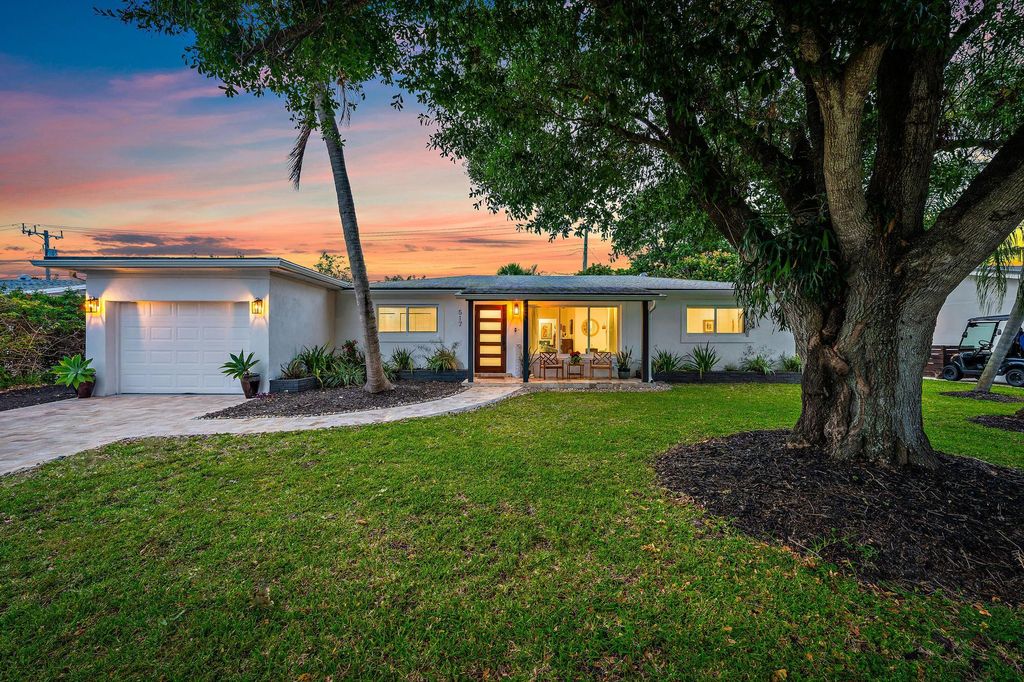 Photo of 517 Gulf Road, North Palm Beach, FL 33408 (MLS # B26011217)
