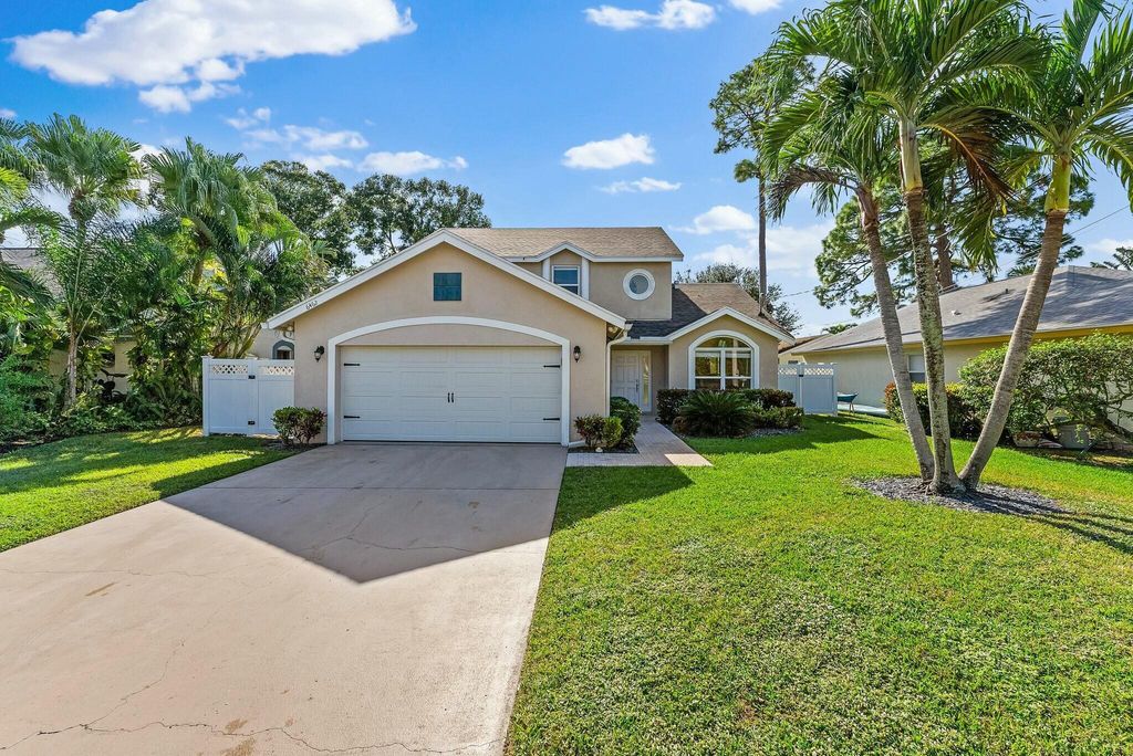 Photo of 6462 Leslie Street, Jupiter, FL 33458 (MLS # R11041192)