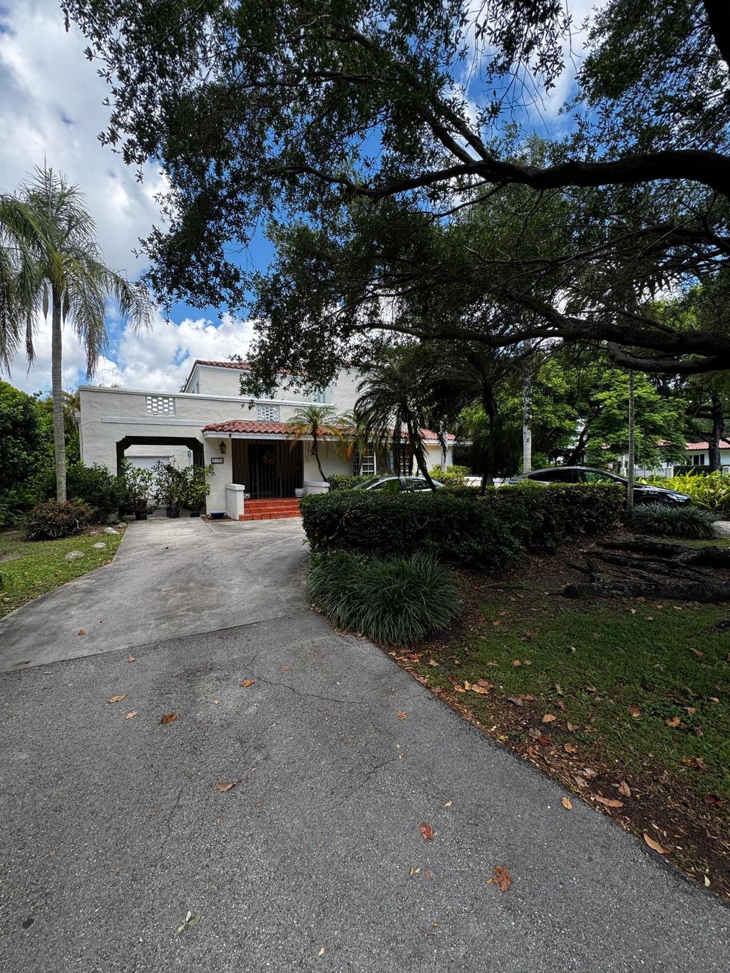 Photo of 329 SE 3rd Street #105r, Hallandale Beach, FL 33009 (MLS # B26021734)