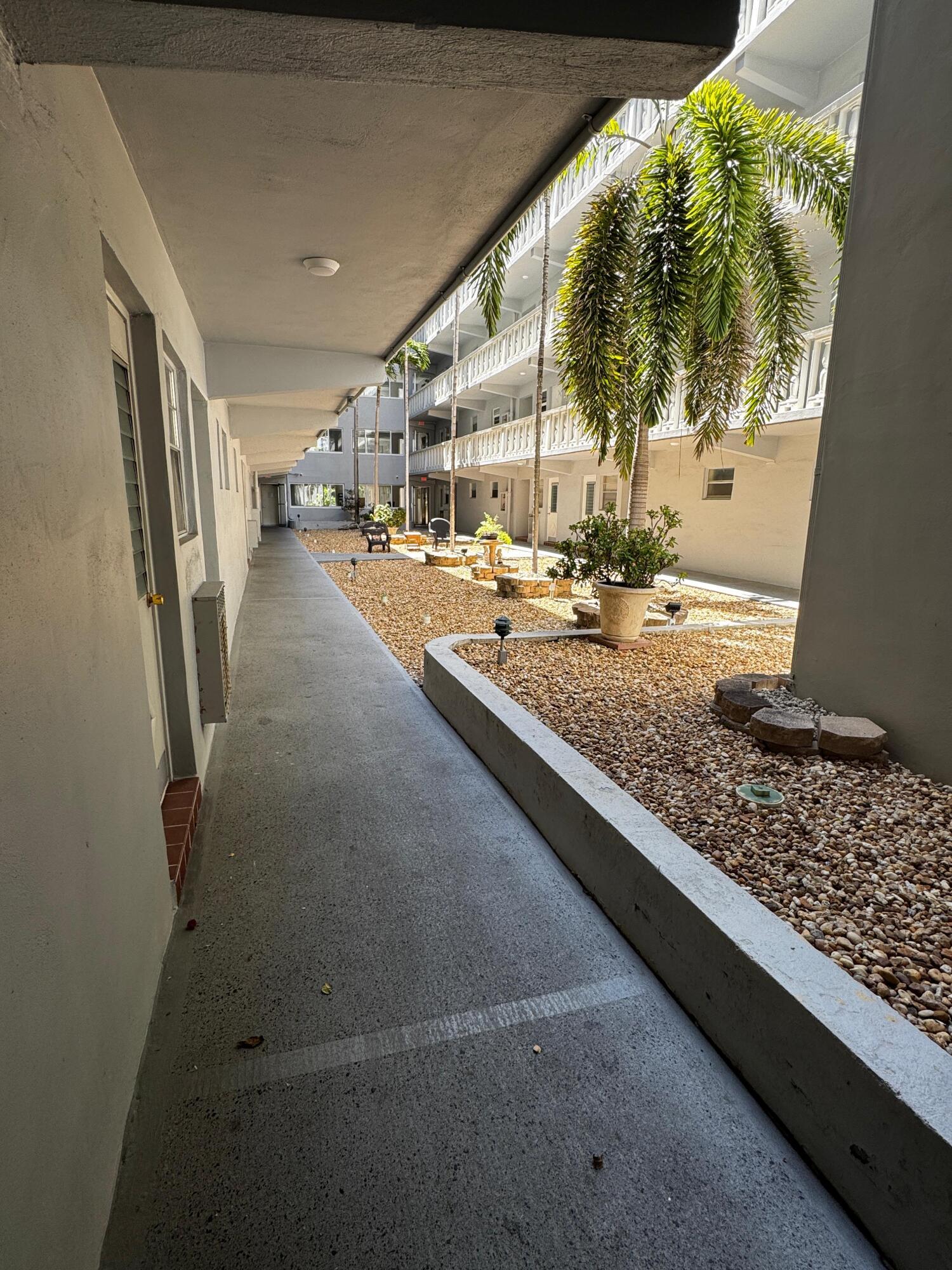 SECOND GULFSTREAM GARDEN - Residential