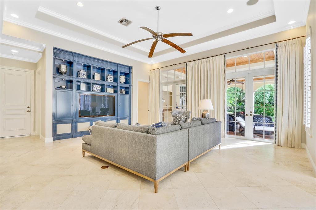 HARBOUR ISLES - Residential