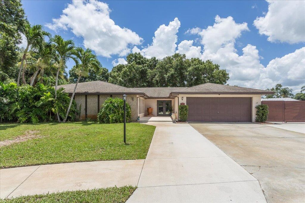 Photo of 1914 Quail Court, Fort Pierce, FL 34982 (MLS # R11001082)
