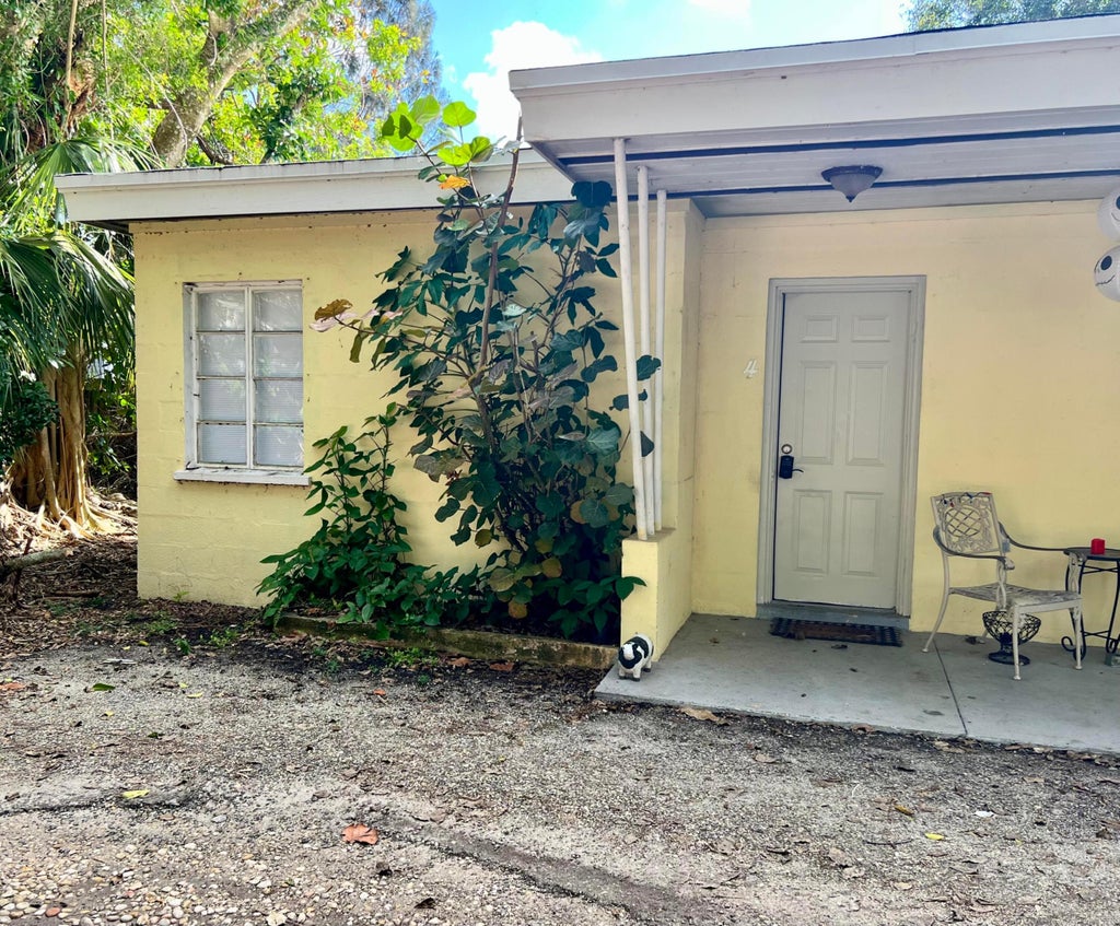Photo of 3261 S Us Highway 1 #4, Fort Pierce, FL 34982 (MLS # B26066474)