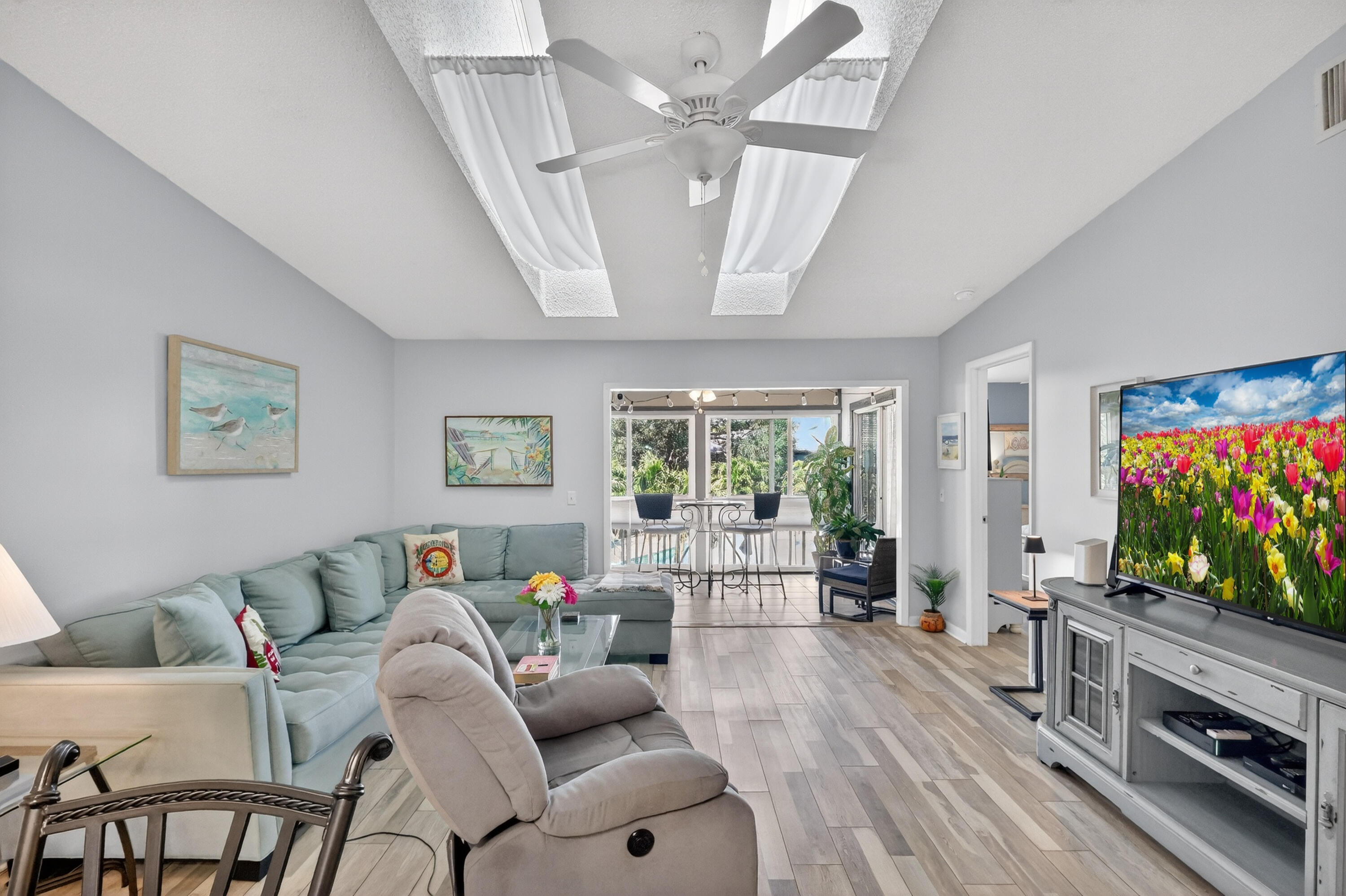 PINECROFT CONDO - Residential